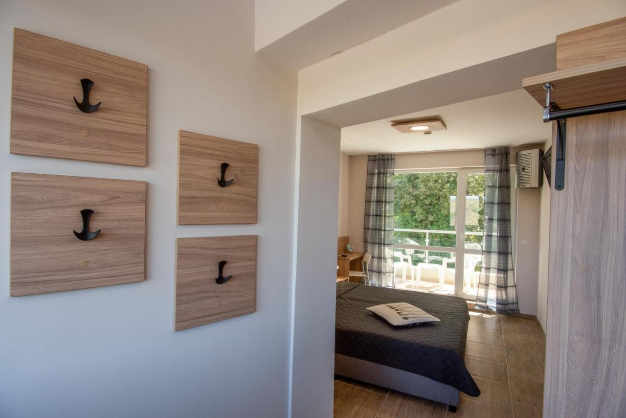 Ariana Hotel Kiten  Εξωτερικό φωτογραφία
