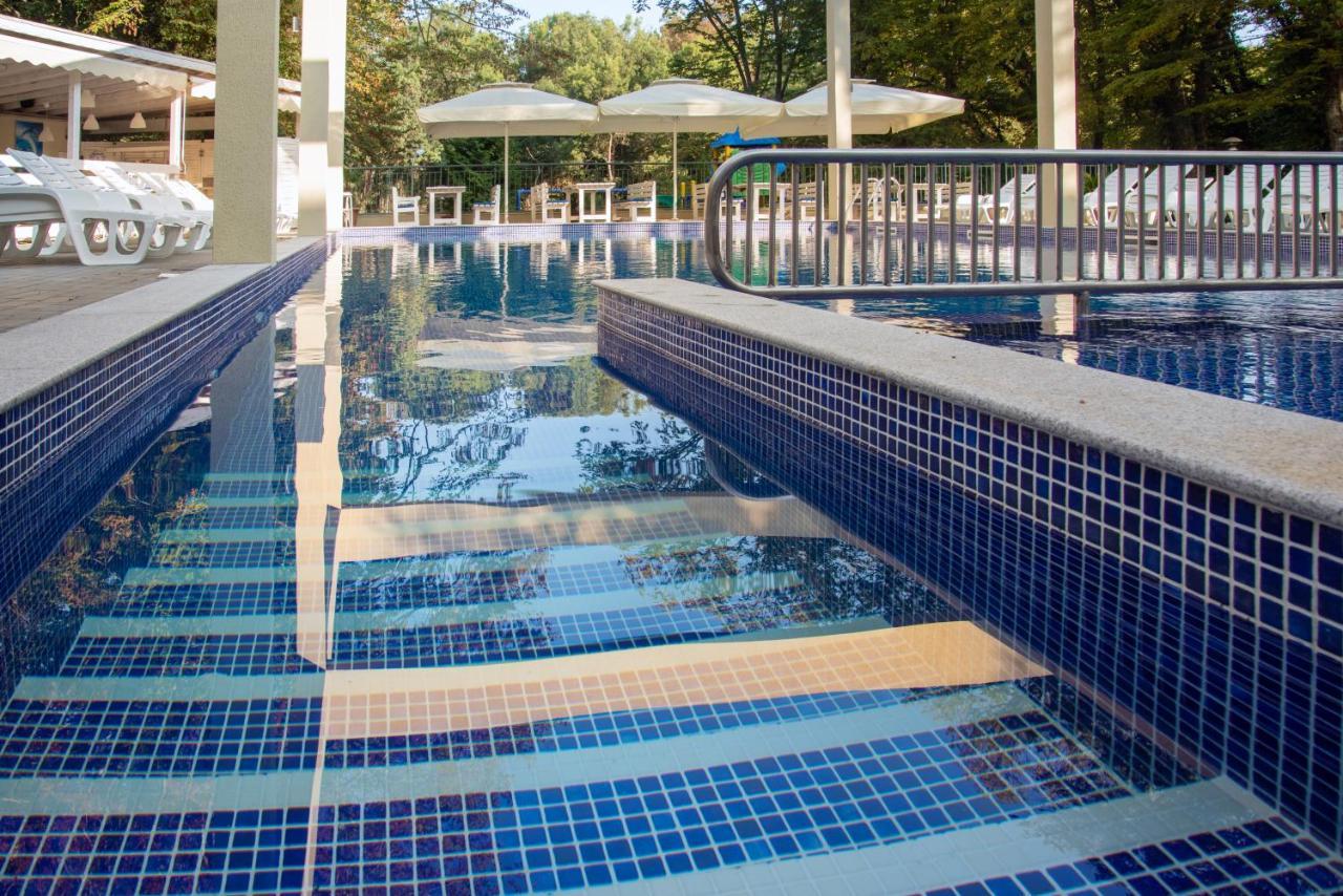 Ariana Hotel Kiten  Εξωτερικό φωτογραφία